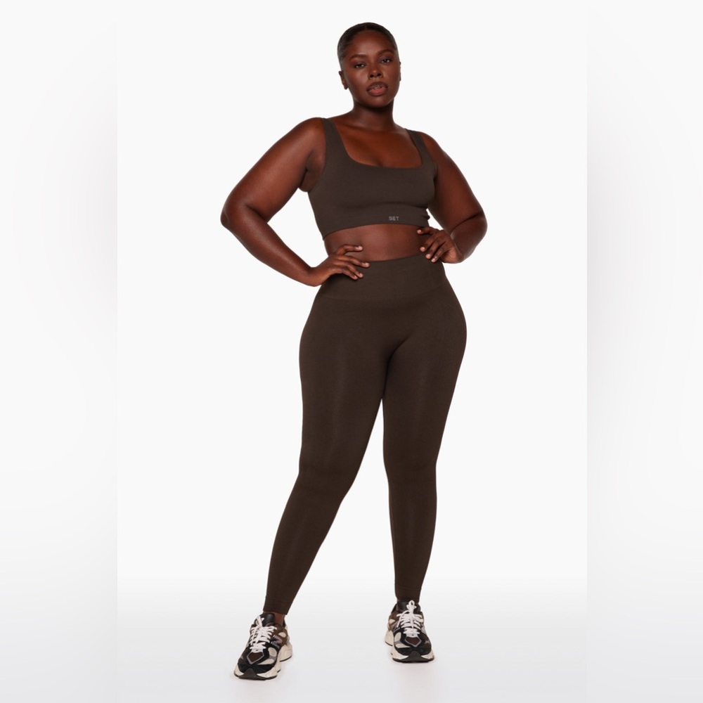 SET Active 2-Piece SCULPTFLEX® Matching Power Box Cut Bra & Leggings Workout Set - Picture 9 of 16